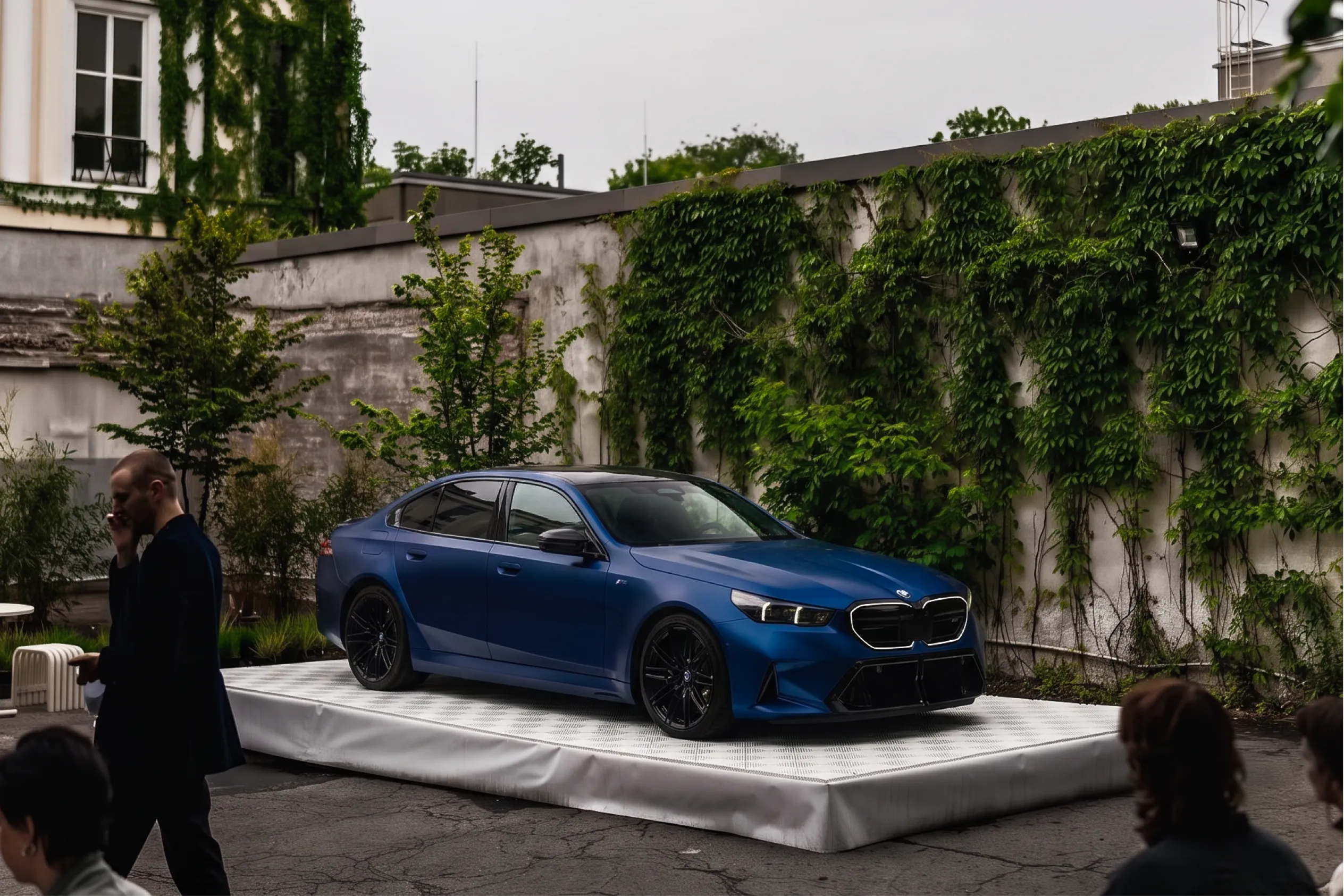 BMW M5 Hybrid in Prag: Stadtverkehr und Autobahntempo