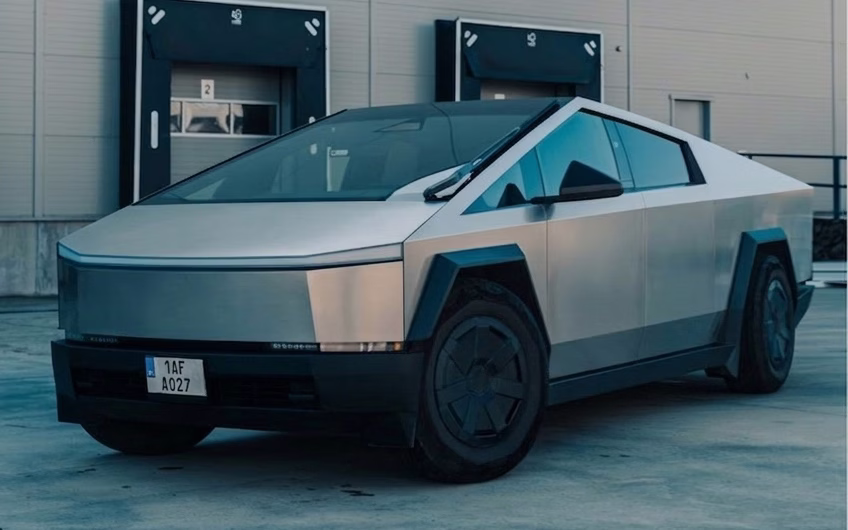 Tesla Cybertruck, photo 1 of 6, Prague